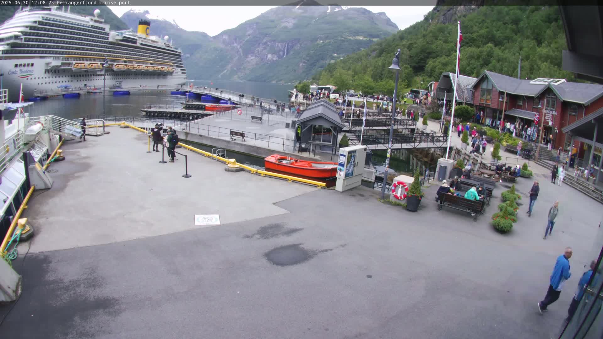 Geiranger Fjord & Cruise Terminal Live Cam -  Stranda, Sunmore, More og Romsdal, Norway