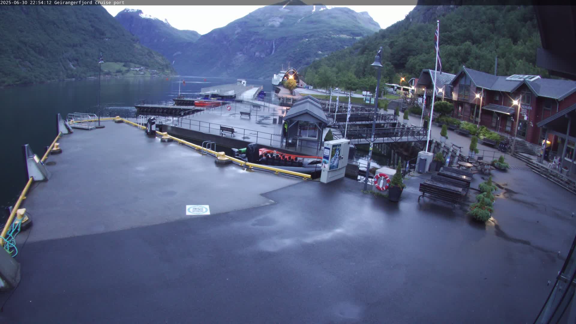Geiranger Fjord & Cruise Terminal Live Cam -  Stranda, Sunmore, More og Romsdal, Norway