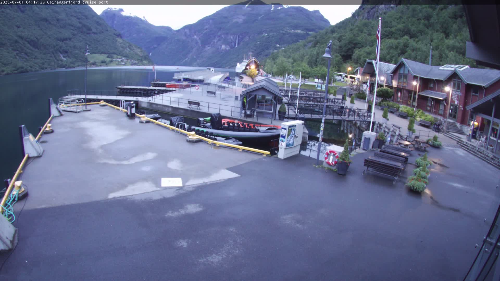 Geiranger Fjord & Cruise Terminal Live Cam -  Stranda, Sunmore, More og Romsdal, Norway