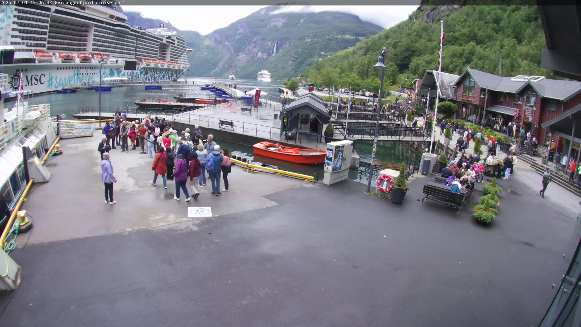 Geiranger Fjord & Cruise Terminal Live Cam -  Stranda, Sunmore, More og Romsdal, Norway
