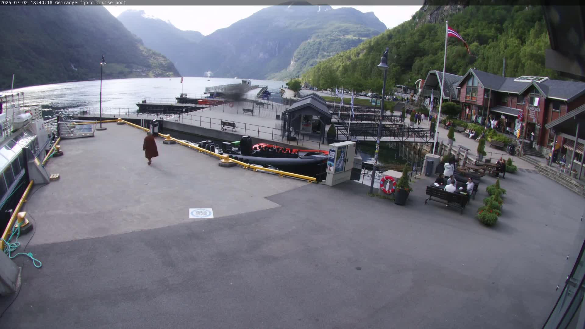 Geiranger Fjord & Cruise Terminal Live Cam -  Stranda, Sunmore, More og Romsdal, Norway