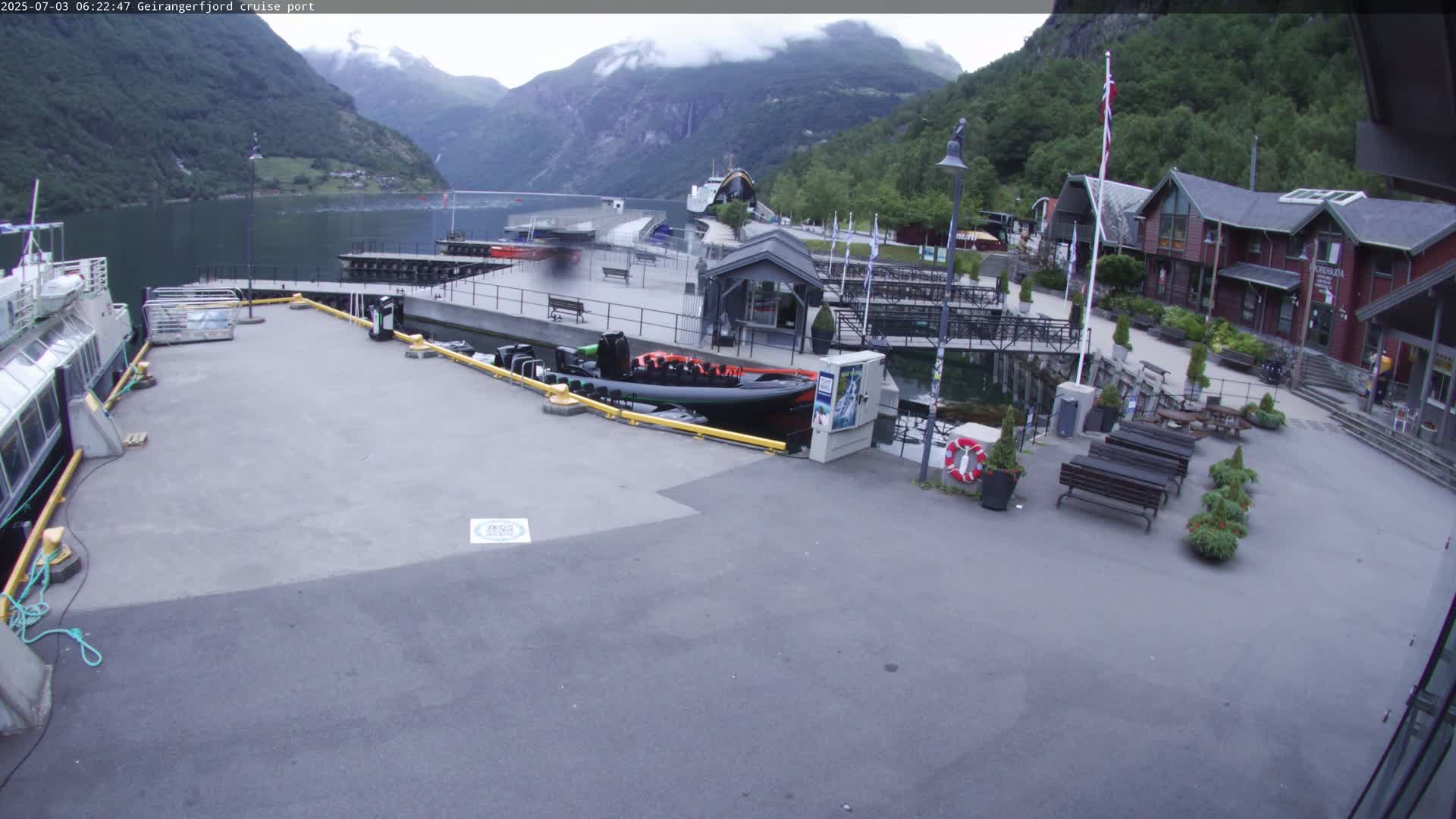 Geiranger Fjord & Cruise Terminal Live Cam -  Stranda, Sunmore, More og Romsdal, Norway