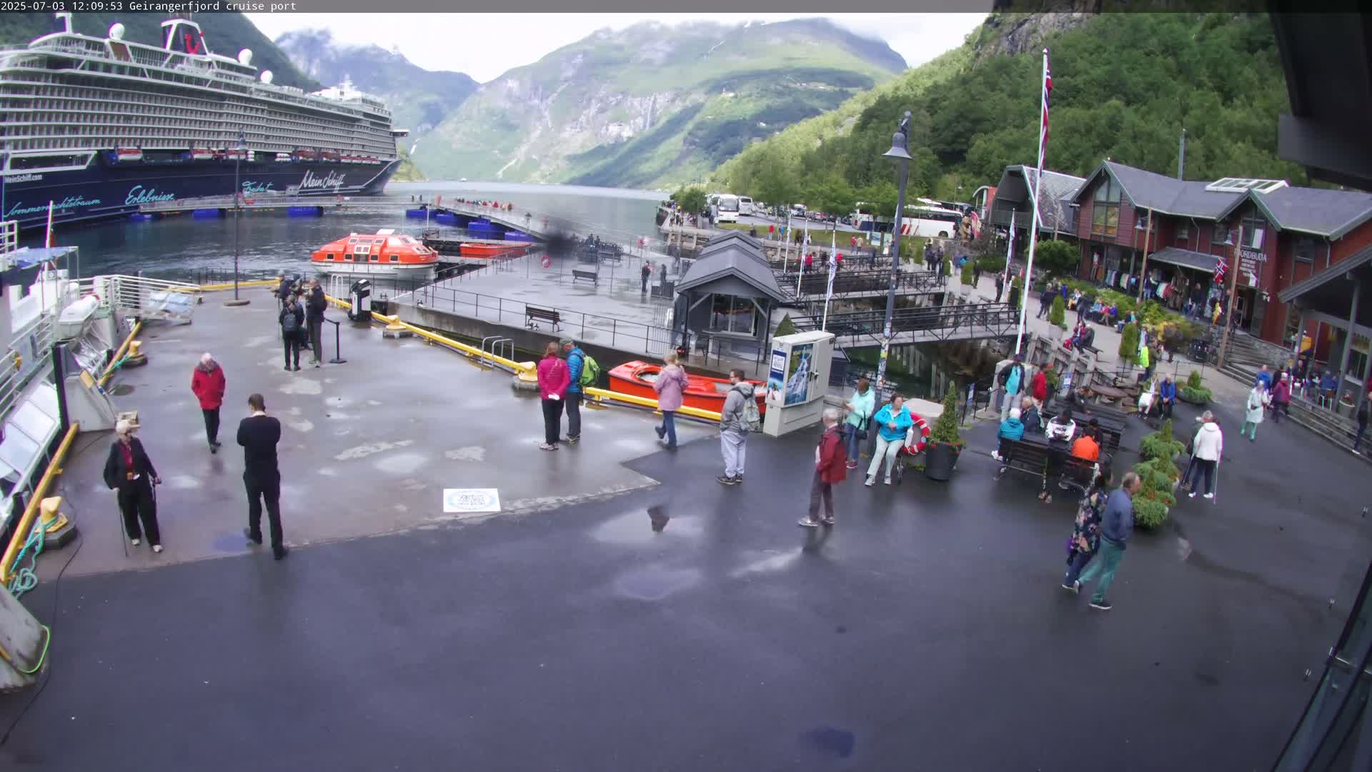 Geiranger Fjord & Cruise Terminal Live Cam -  Stranda, Sunmore, More og Romsdal, Norway