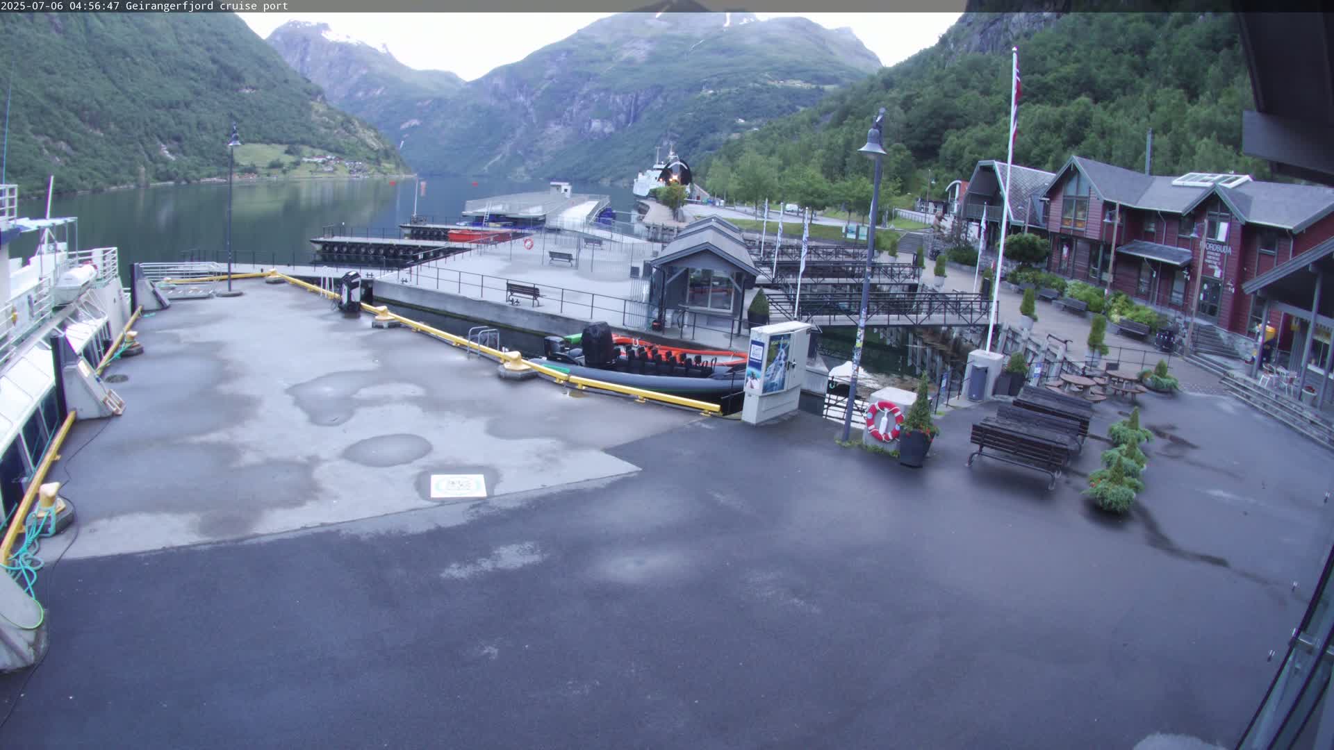 Geiranger Fjord & Cruise Terminal Live Cam -  Stranda, Sunmore, More og Romsdal, Norway