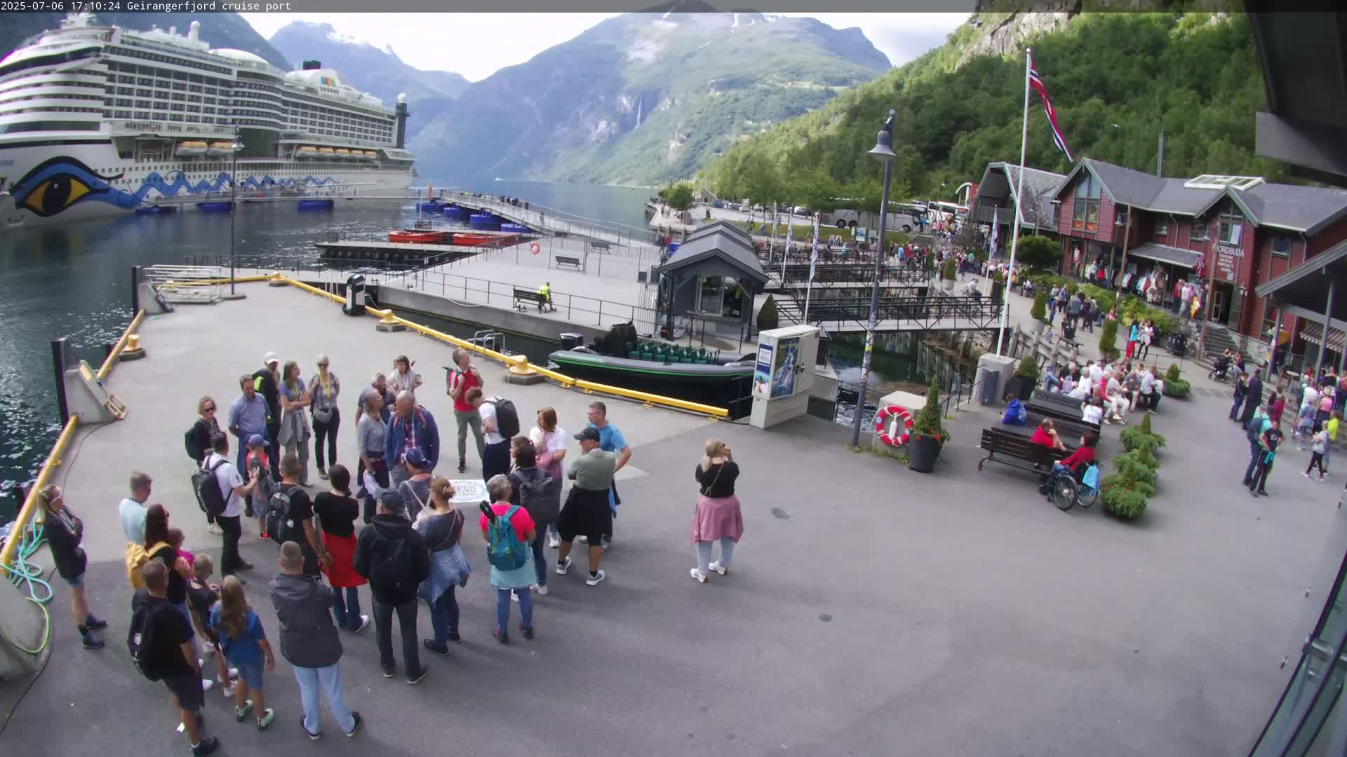 Geiranger Fjord & Cruise Terminal Live Cam -  Stranda, Sunmore, More og Romsdal, Norway