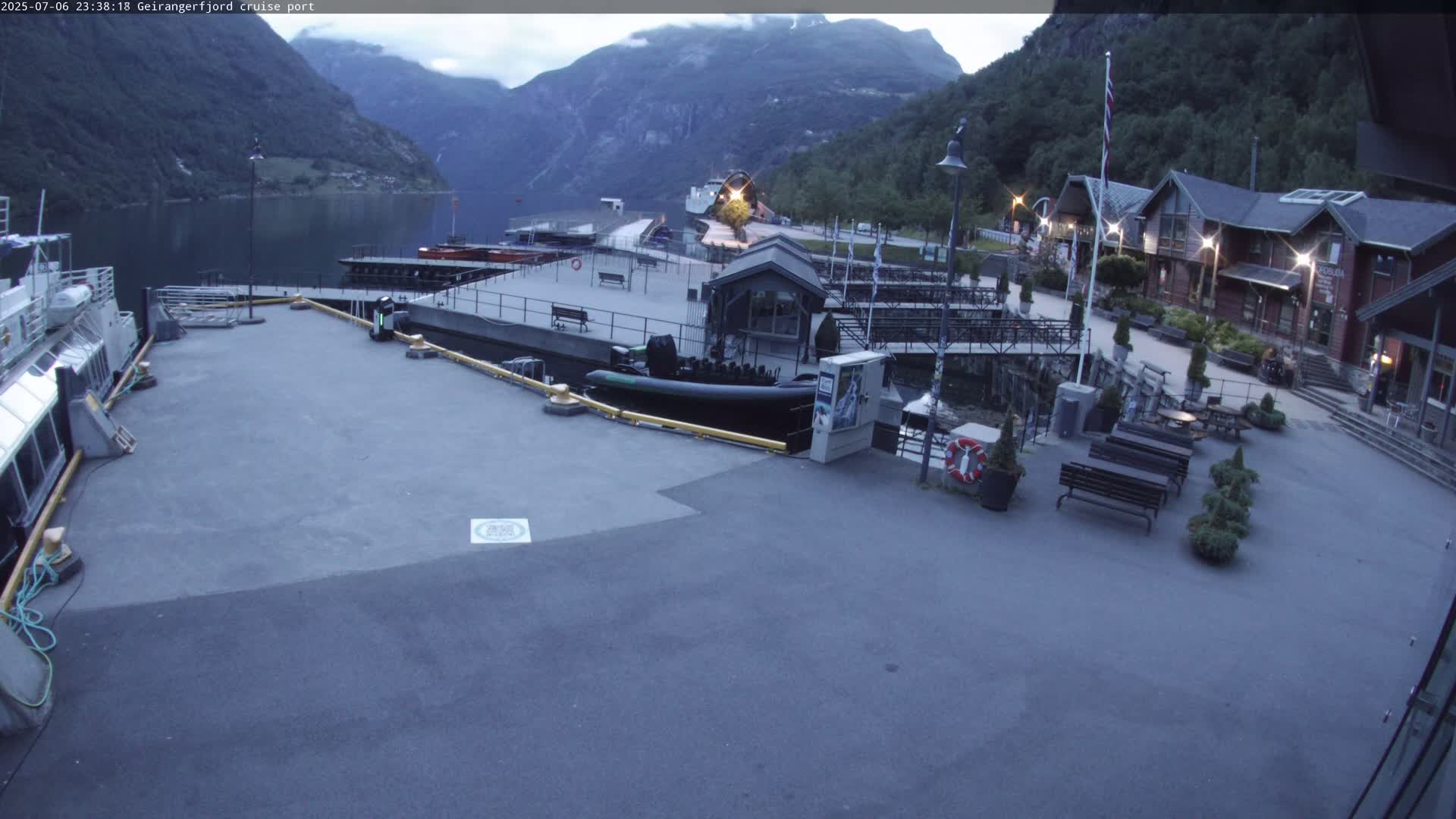 Geiranger Fjord & Cruise Terminal Live Cam -  Stranda, Sunmore, More og Romsdal, Norway