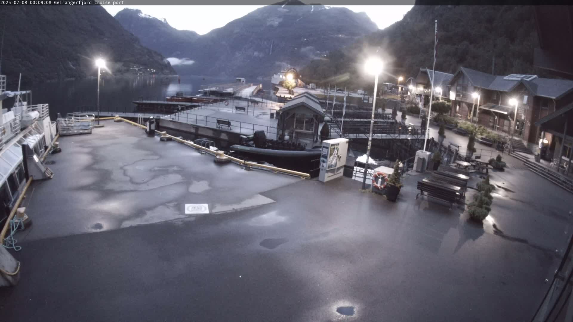Geiranger Fjord & Cruise Terminal Live Cam -  Stranda, Sunmore, More og Romsdal, Norway