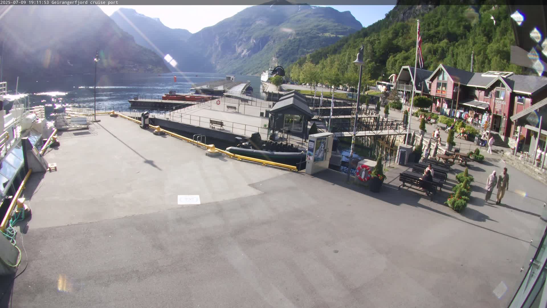 Geiranger Fjord & Cruise Terminal Live Cam -  Stranda, Sunmore, More og Romsdal, Norway