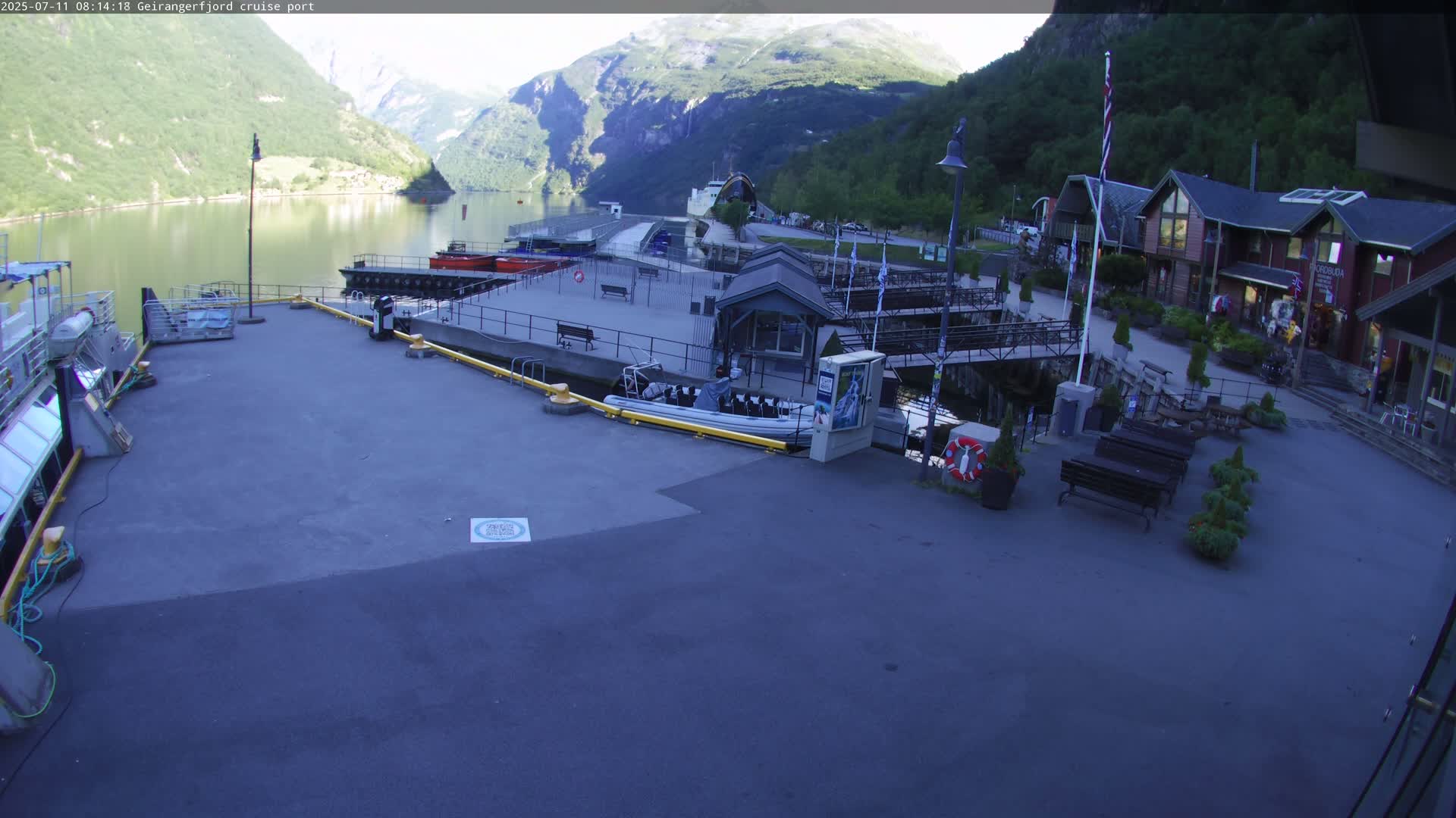 Geiranger Fjord & Cruise Terminal Live Cam -  Stranda, Sunmore, More og Romsdal, Norway