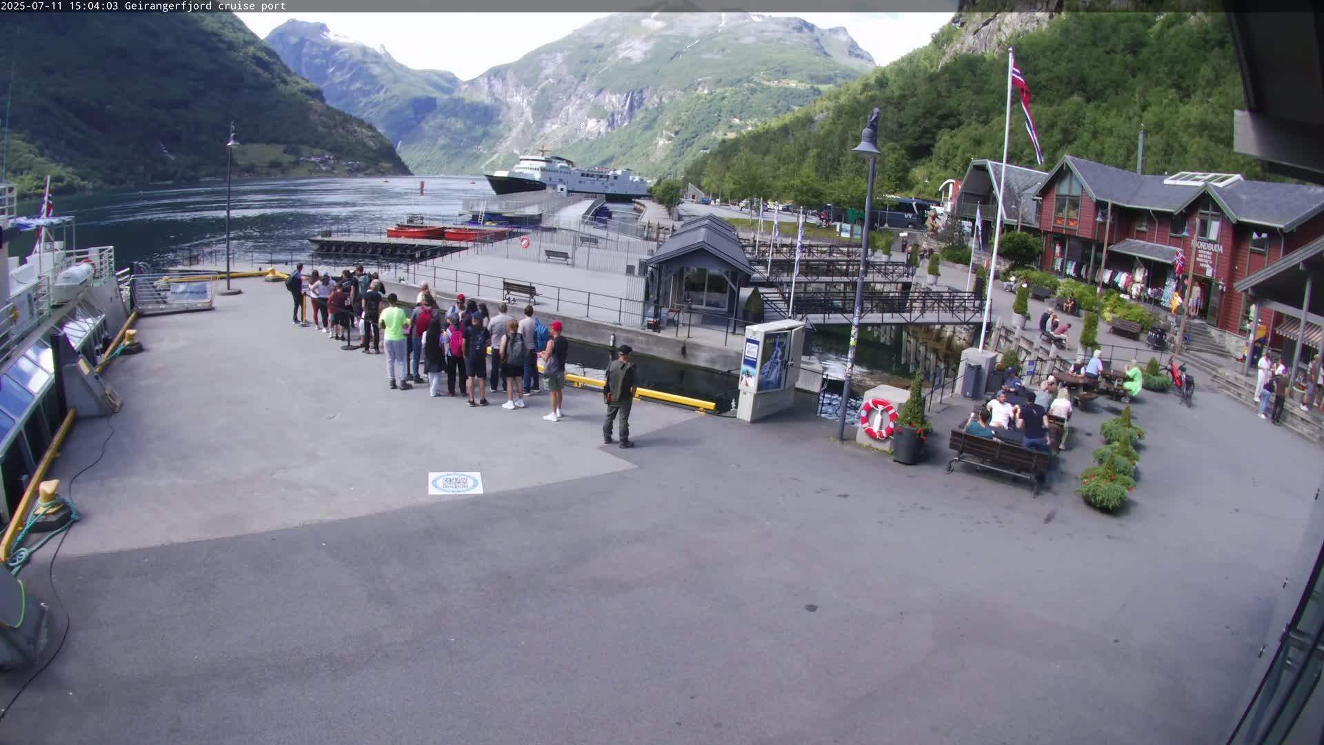 Geiranger Fjord & Cruise Terminal Live Cam -  Stranda, Sunmore, More og Romsdal, Norway