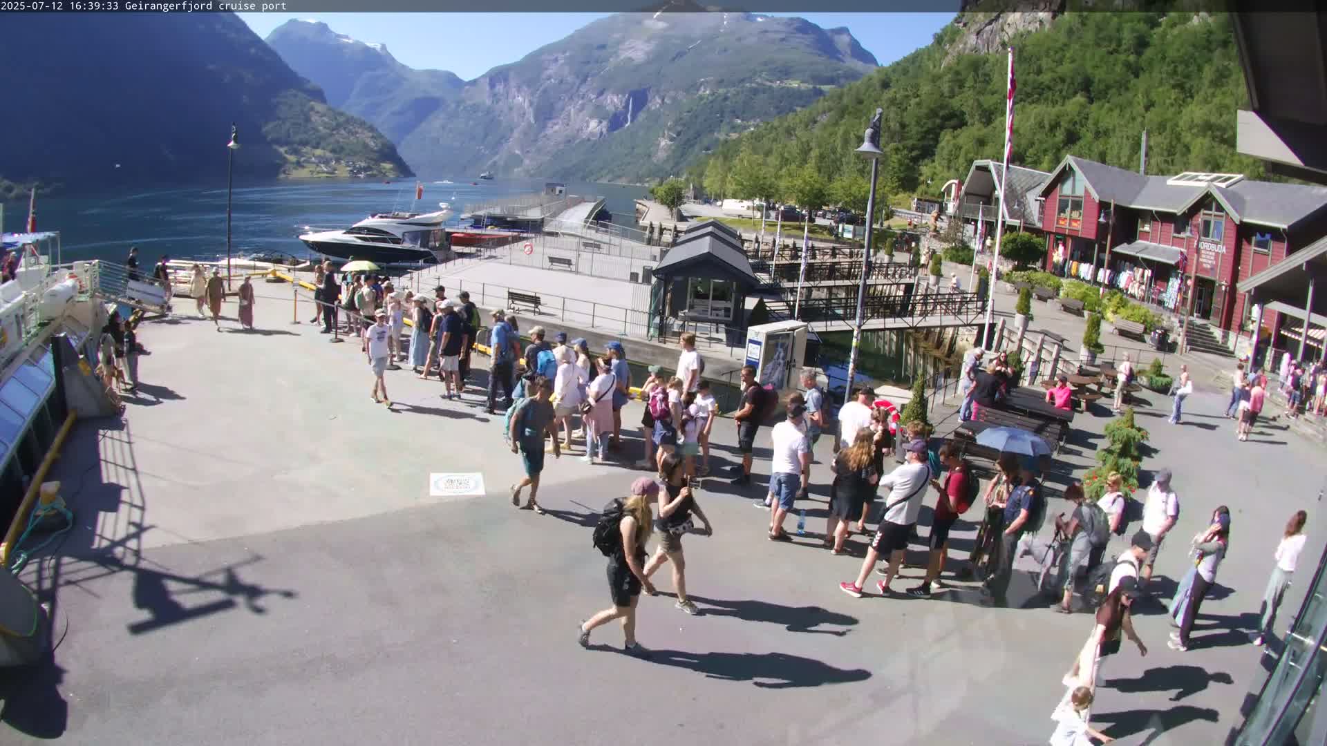 Geiranger Fjord & Cruise Terminal Live Cam -  Stranda, Sunmore, More og Romsdal, Norway