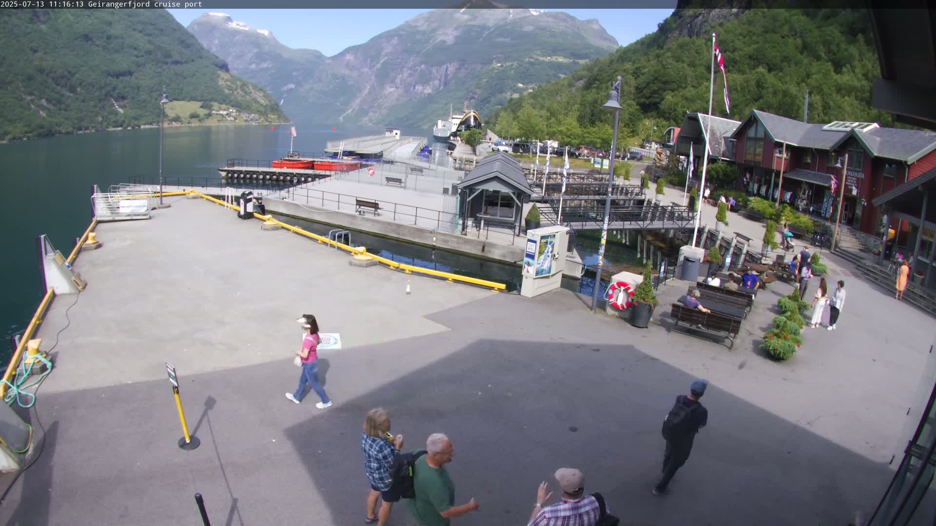 Geiranger Fjord & Cruise Terminal Live Cam -  Stranda, Sunmore, More og Romsdal, Norway