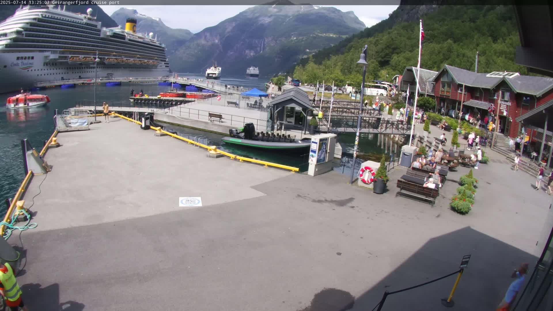 Geiranger Fjord & Cruise Terminal Live Cam -  Stranda, Sunmore, More og Romsdal, Western Norway, Norway