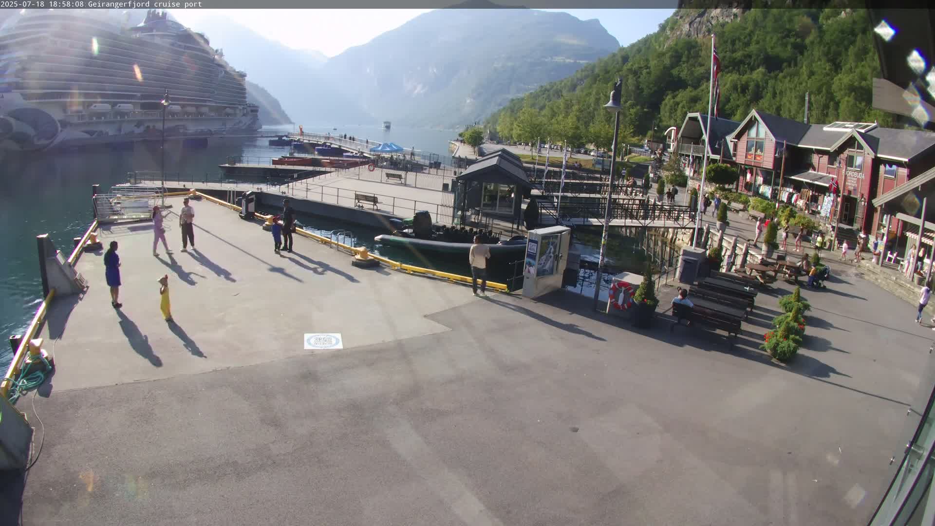 Geiranger Fjord & Cruise Terminal Live Cam -  Stranda, Sunmore, More og Romsdal, Western Norway, Norway