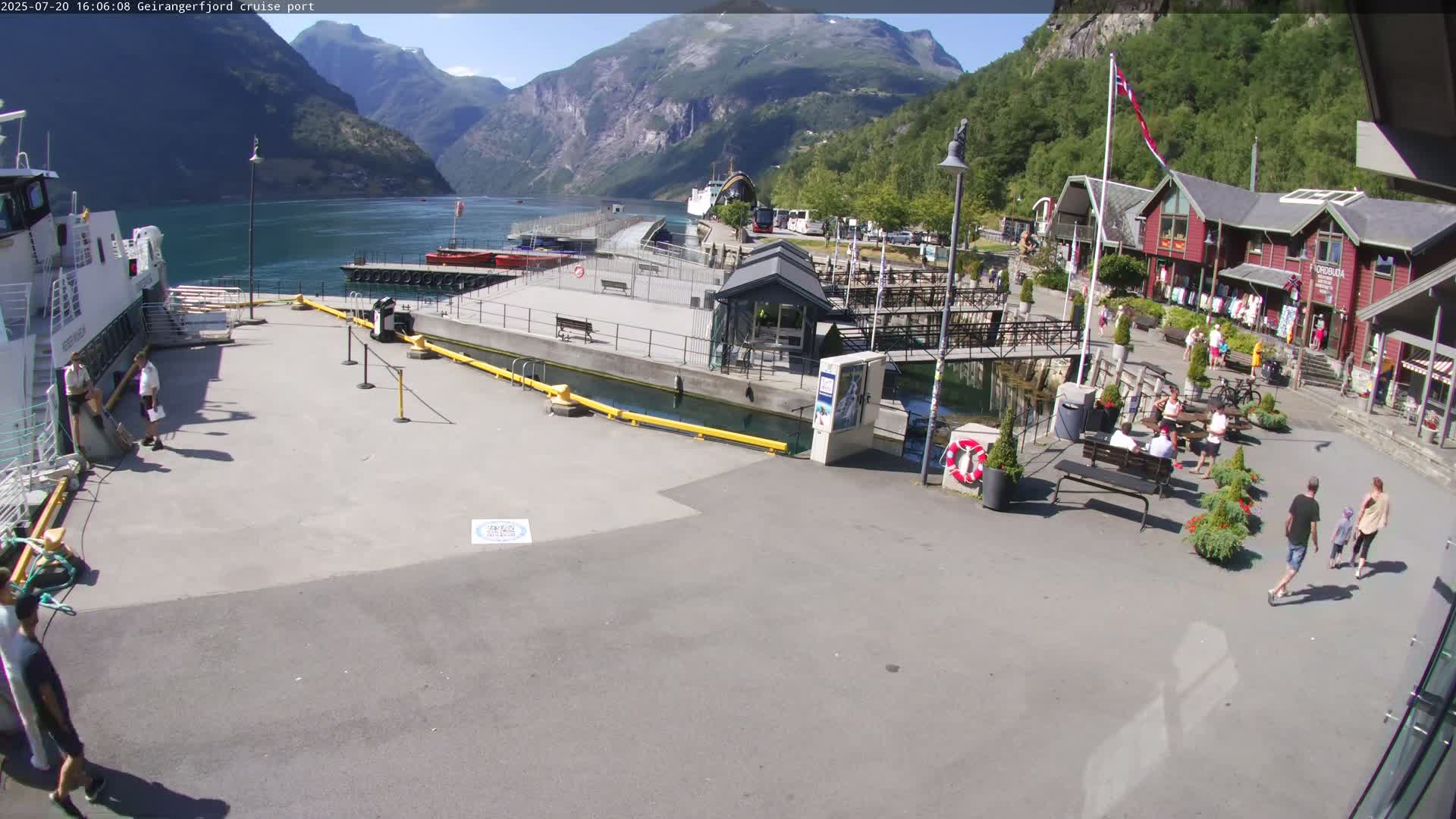 Geiranger Fjord & Cruise Terminal Live Cam -  Stranda, Sunmore, More og Romsdal, Western Norway, Norway
