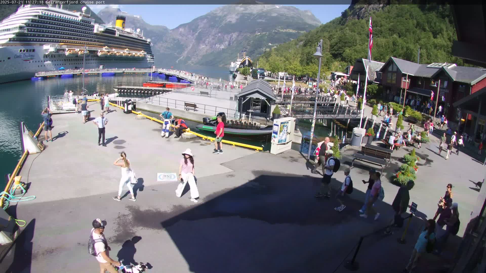 Geiranger Fjord & Cruise Terminal Live Cam -  Stranda, Sunmore, More og Romsdal, Western Norway, Norway