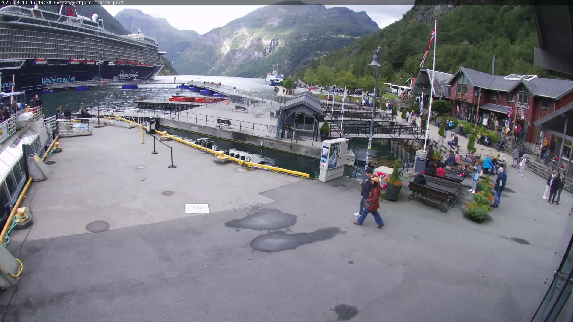 Geiranger Fjord & Cruise Terminal Live Cam -  Stranda, Sunmore, More og Romsdal, Western Norway, Norway