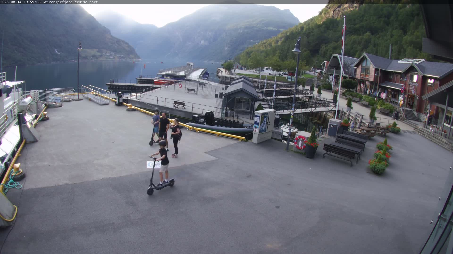 Geiranger Fjord & Cruise Terminal Live Cam -  Stranda, Sunmore, More og Romsdal, Western Norway, Norway