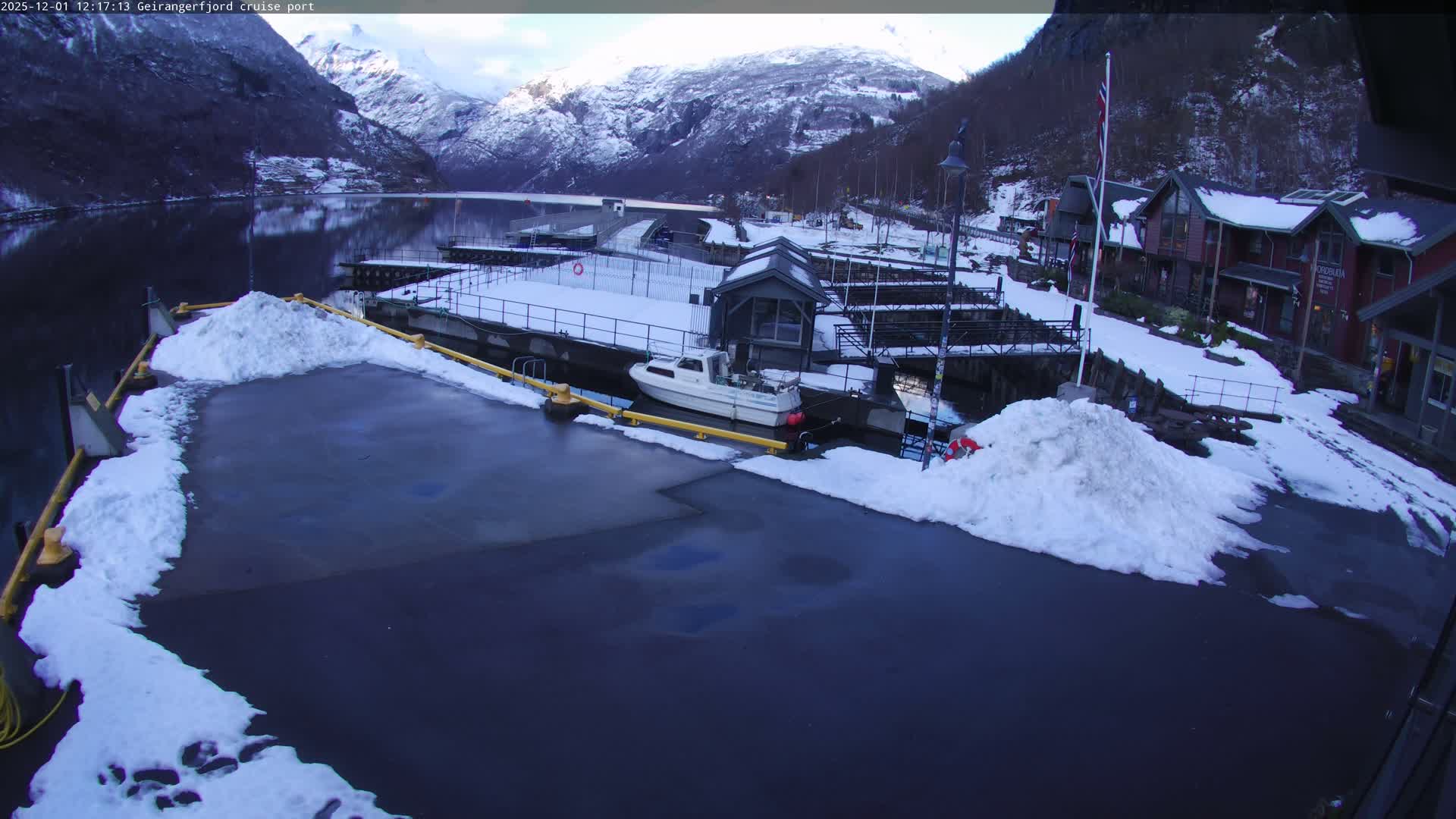 Geiranger Fjord & Cruise Terminal Live Cam -  Stranda, Sunmore, More og Romsdal, Western Norway, Norway