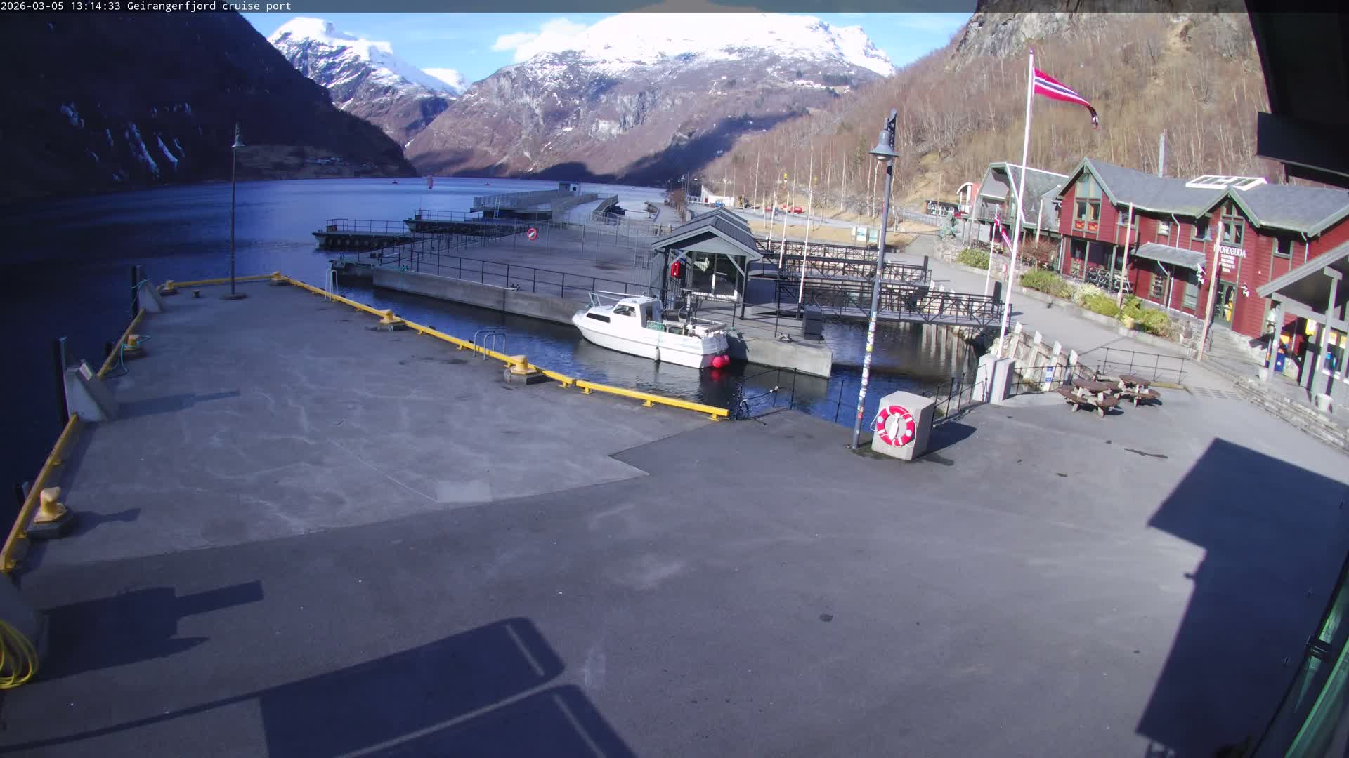 Geiranger Fjord & Cruise Terminal Live Cam -  Stranda, Sunmore, More og Romsdal, Western Norway, Norway