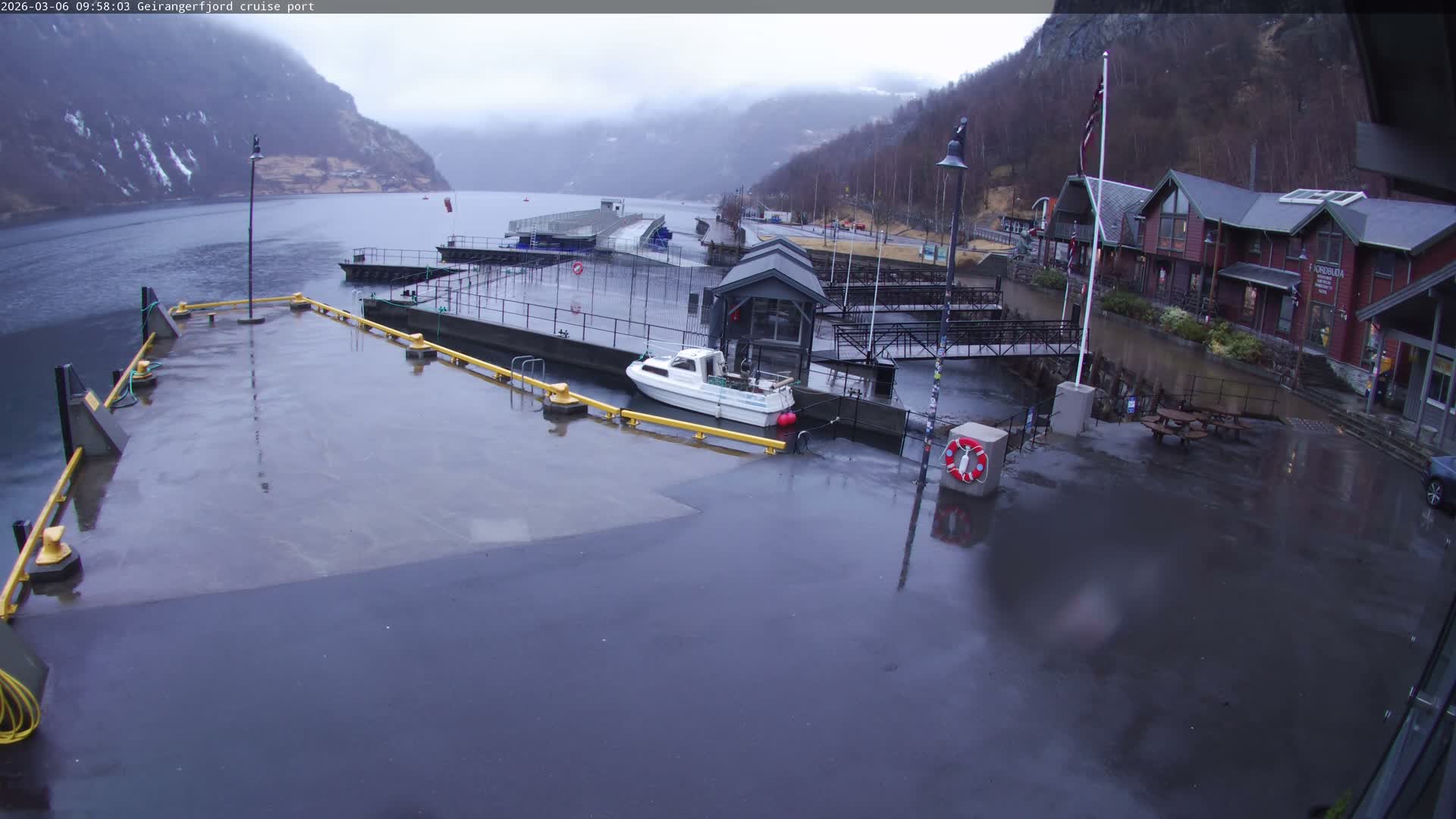 Geiranger Fjord & Cruise Terminal Live Cam -  Stranda, Sunmore, More og Romsdal, Western Norway, Norway