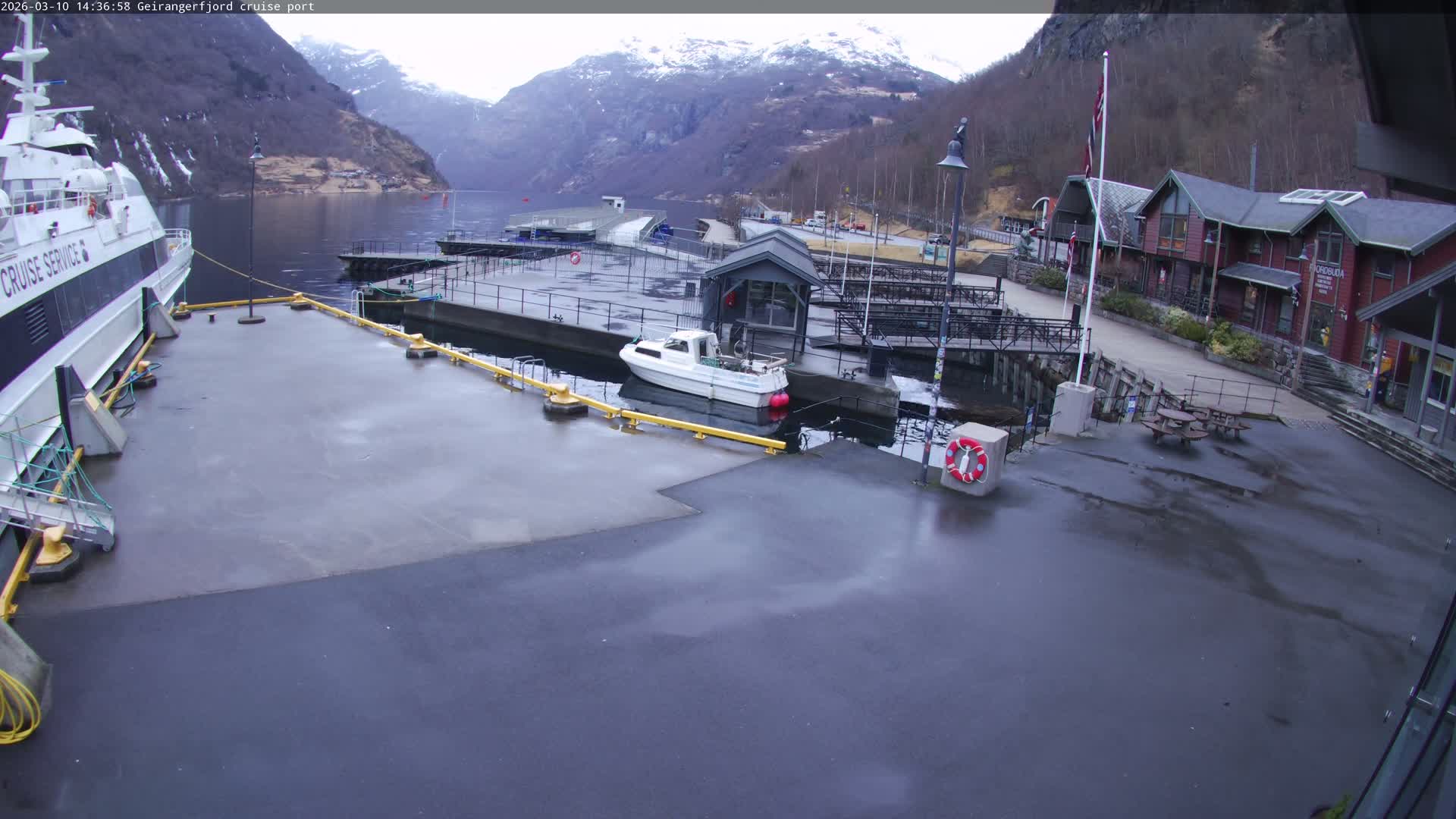 Geiranger Fjord & Cruise Terminal Live Cam -  Stranda, Sunmore, More og Romsdal, Western Norway, Norway