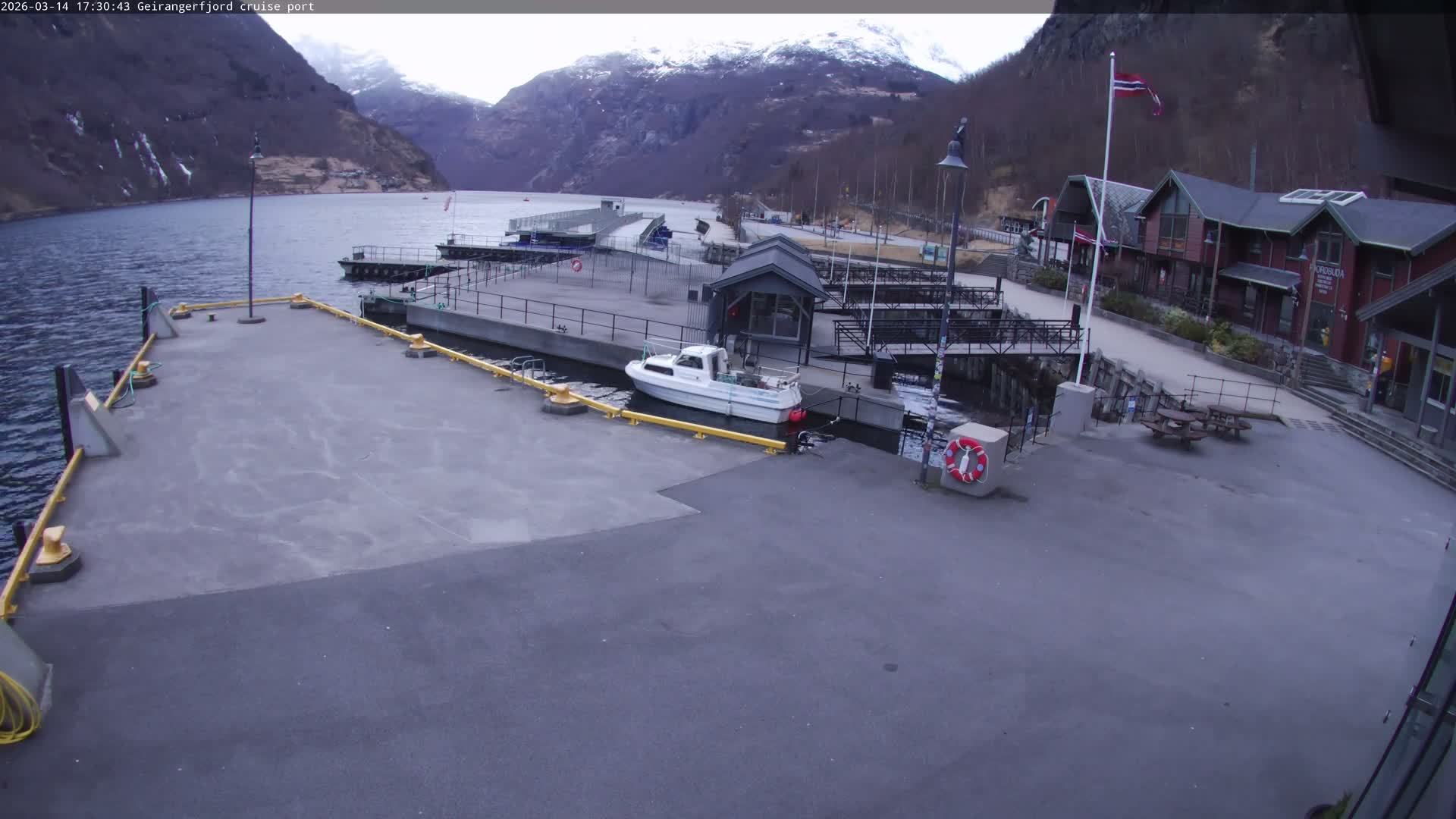 Geiranger Fjord & Cruise Terminal Live Cam -  Stranda, Sunmore, More og Romsdal, Western Norway, Norway