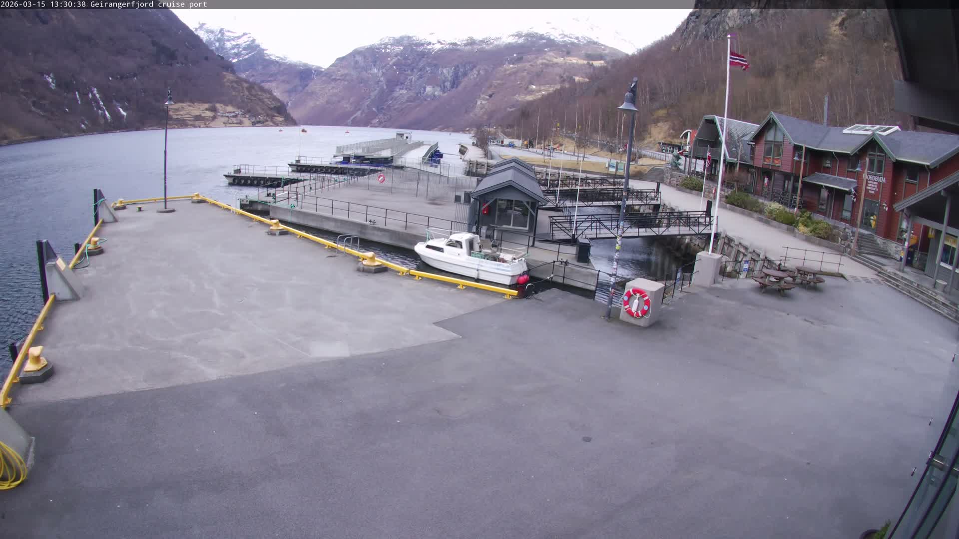 Geiranger Fjord & Cruise Terminal Live Cam -  Stranda, Sunmore, More og Romsdal, Western Norway, Norway