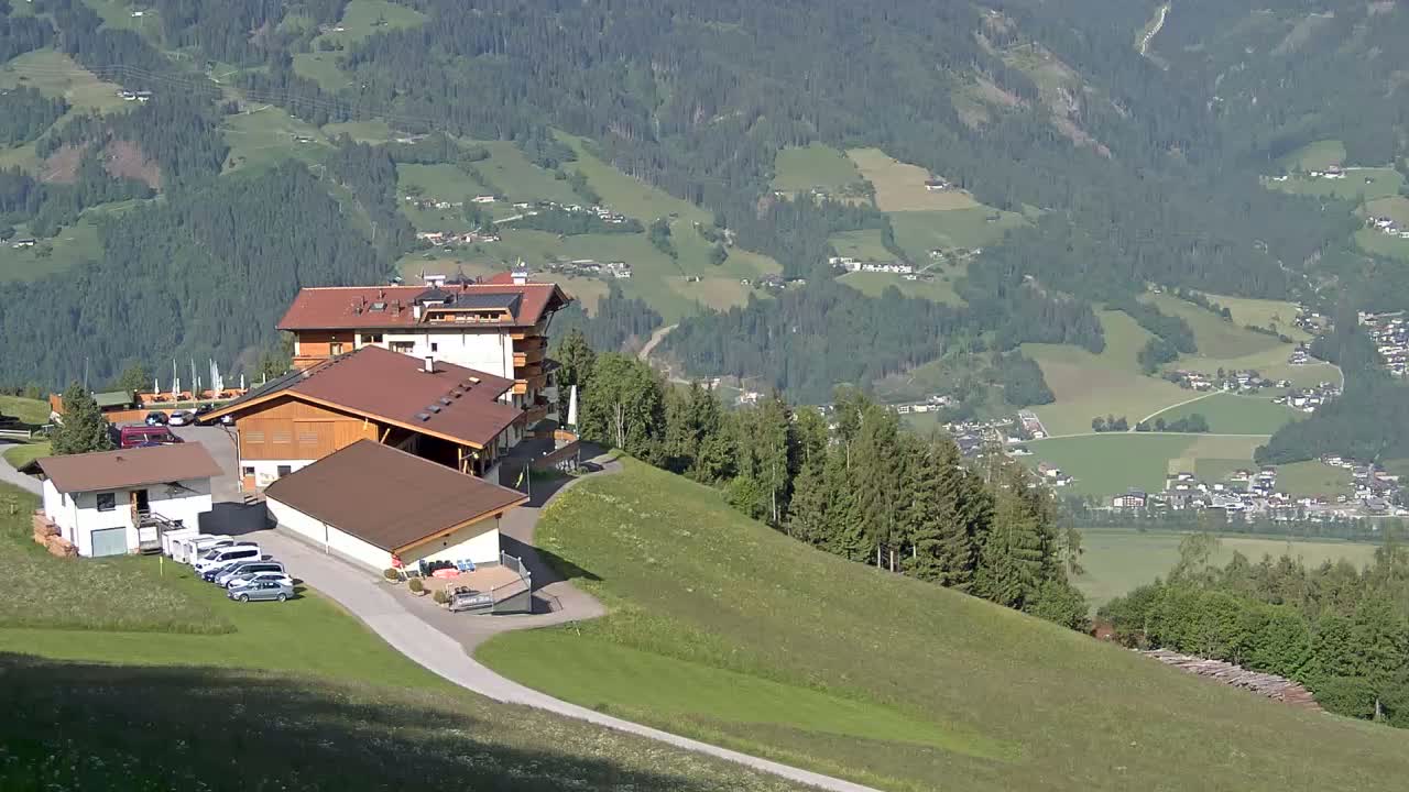 Zillertal Valley from Stummerberg View Live Cam - Stummerberg, Politischer Bezirk Schwaz, Tyrol, Austria