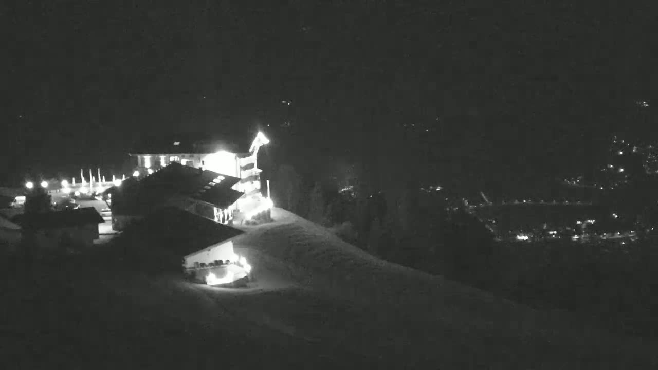 Zillertal Valley from Stummerberg View Live Cam - Stummerberg, Politischer Bezirk Schwaz, Tyrol, Austria