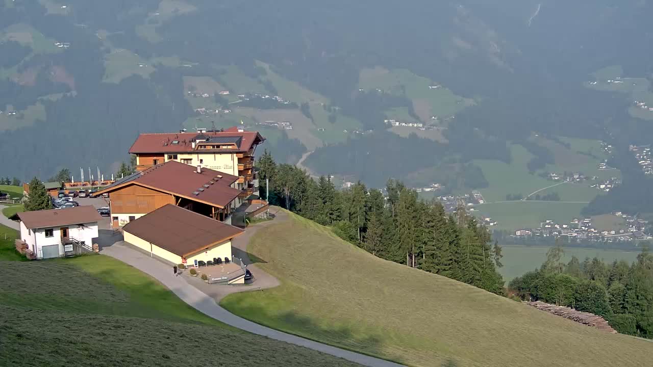 Zillertal Valley from Stummerberg View Live Cam - Stummerberg, Politischer Bezirk Schwaz, Tyrol, Austria