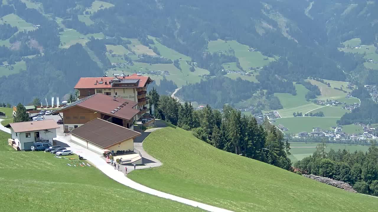 Zillertal Valley from Stummerberg View Live Cam - Stummerberg, Politischer Bezirk Schwaz, Tyrol, Austria