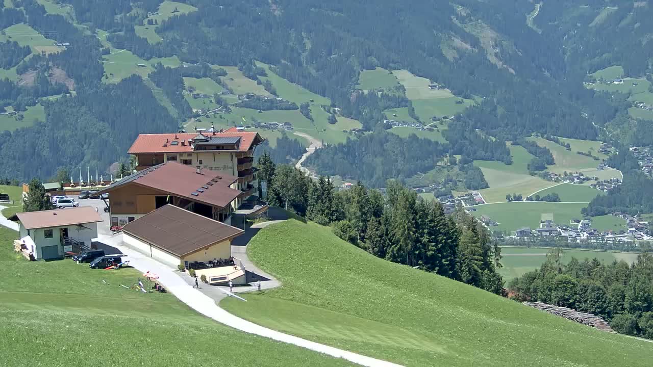 Zillertal Valley from Stummerberg View Live Cam - Stummerberg, Politischer Bezirk Schwaz, Tyrol, Austria
