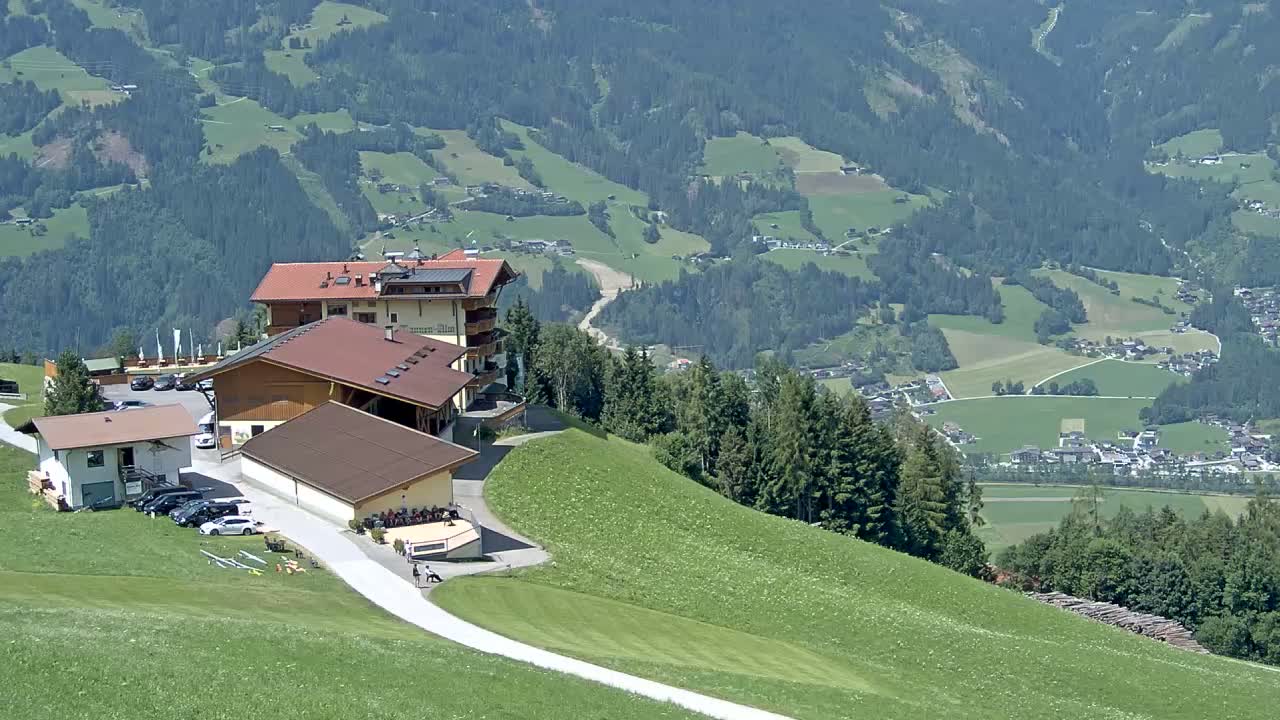 Zillertal Valley from Stummerberg View Live Cam - Stummerberg, Politischer Bezirk Schwaz, Tyrol, Austria