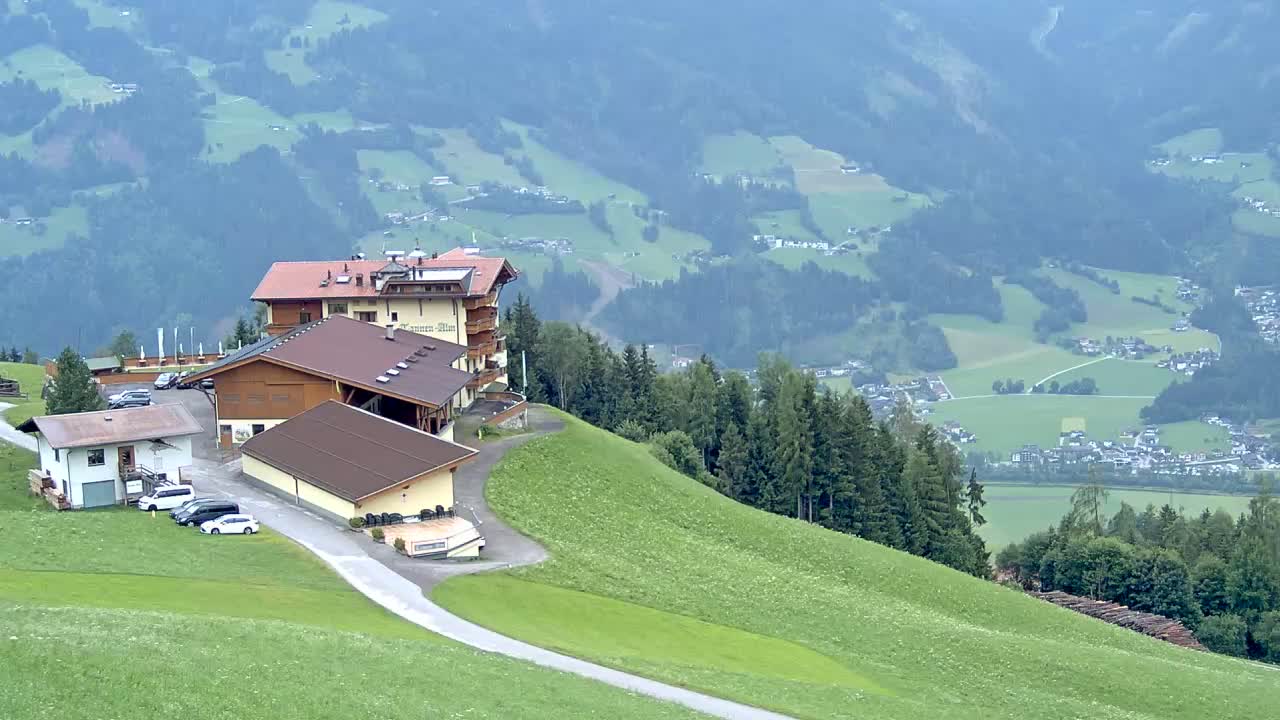 Zillertal Valley from Stummerberg View Live Cam - Stummerberg, Politischer Bezirk Schwaz, Tyrol, Austria