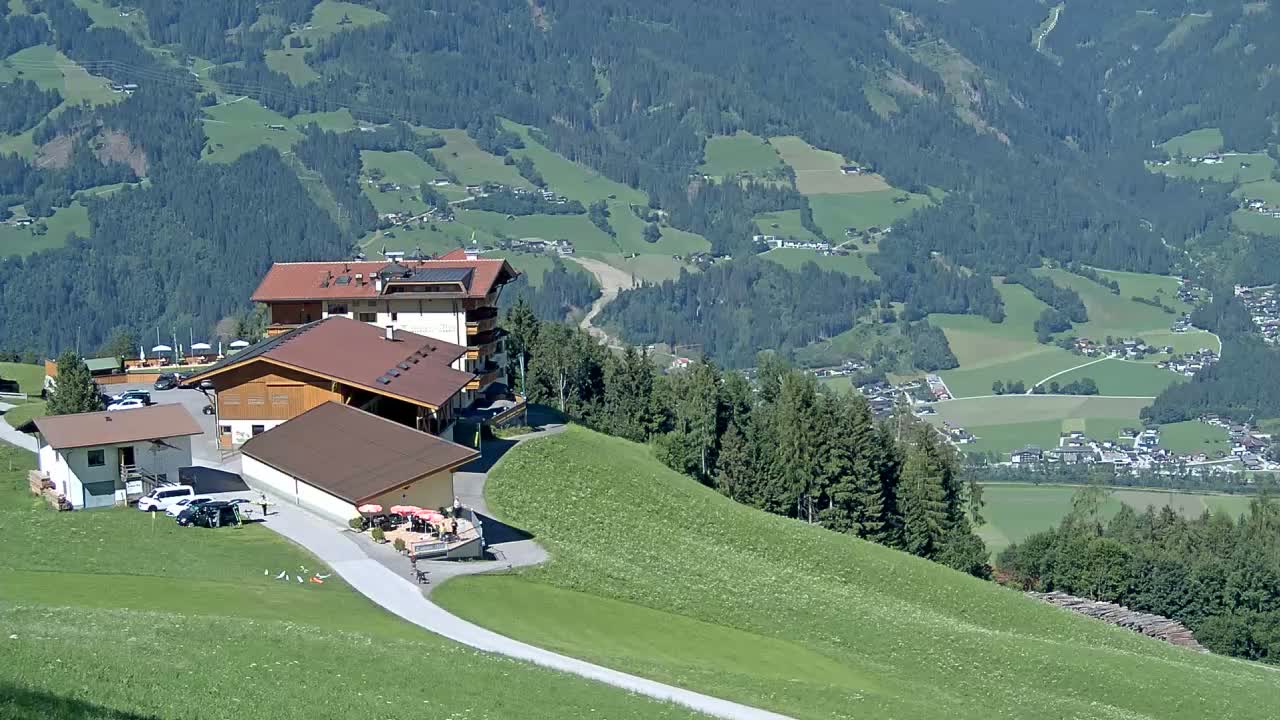 Zillertal Valley from Stummerberg View Live Cam - Stummerberg, Politischer Bezirk Schwaz, Tyrol, Austria