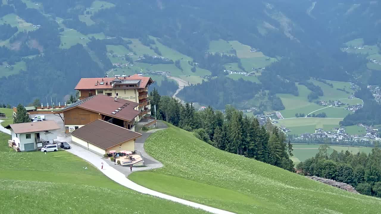 Zillertal Valley from Stummerberg View Live Cam - Stummerberg, Politischer Bezirk Schwaz, Tyrol, Austria