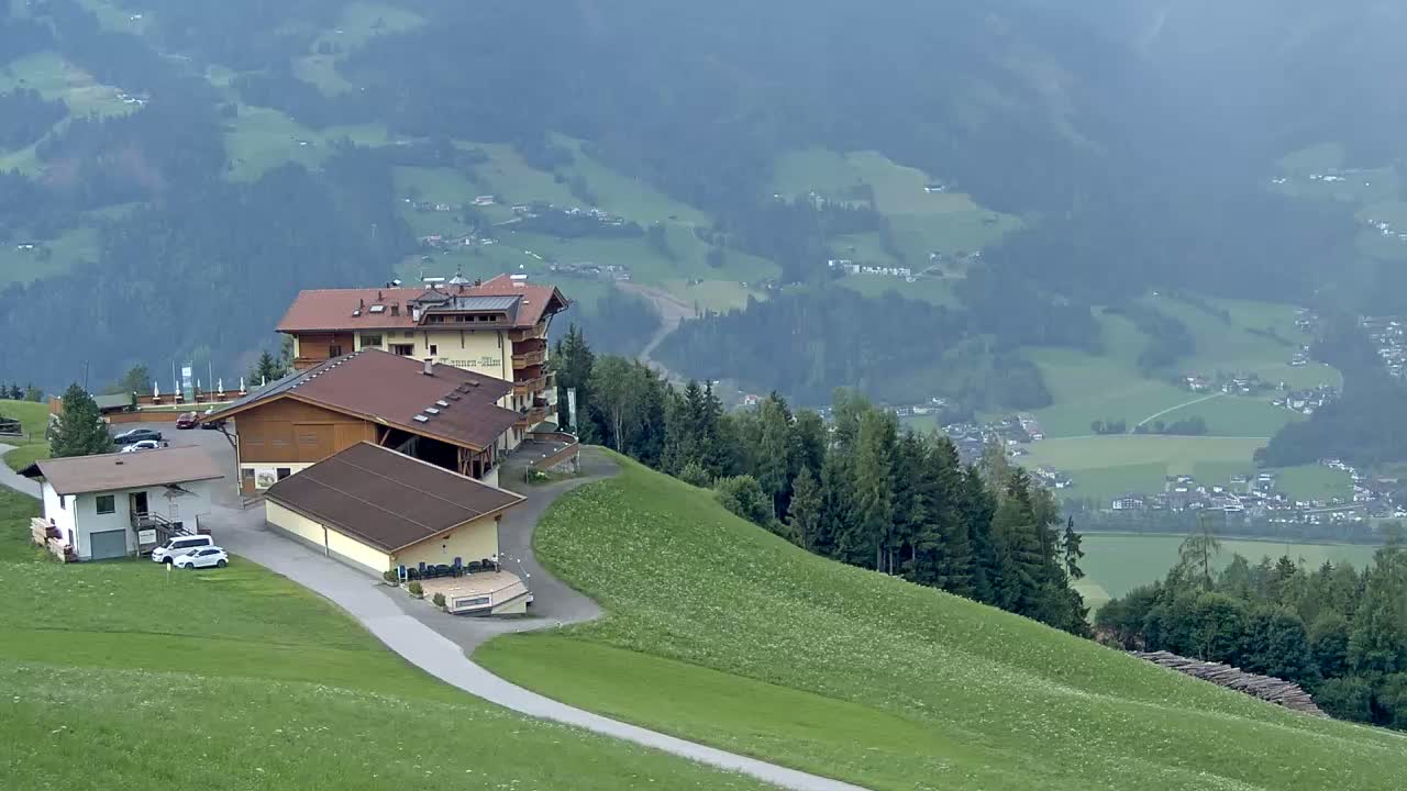 Zillertal Valley from Stummerberg View Live Cam - Stummerberg, Politischer Bezirk Schwaz, Tyrol, Austria