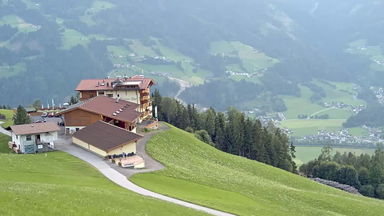Zillertal Valley from Stummerberg View Live Cam - Stummerberg, Politischer Bezirk Schwaz, Tyrol, Austria