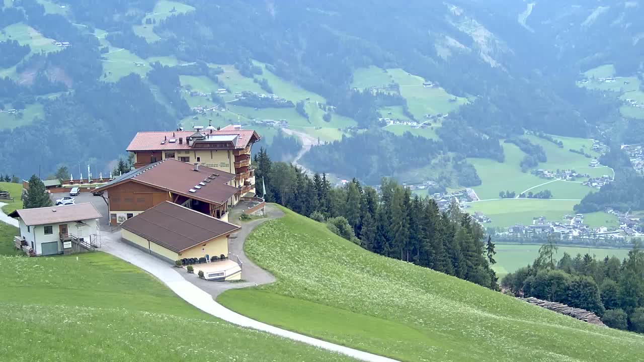 Zillertal Valley from Stummerberg View Live Cam - Stummerberg, Politischer Bezirk Schwaz, Tyrol, Austria