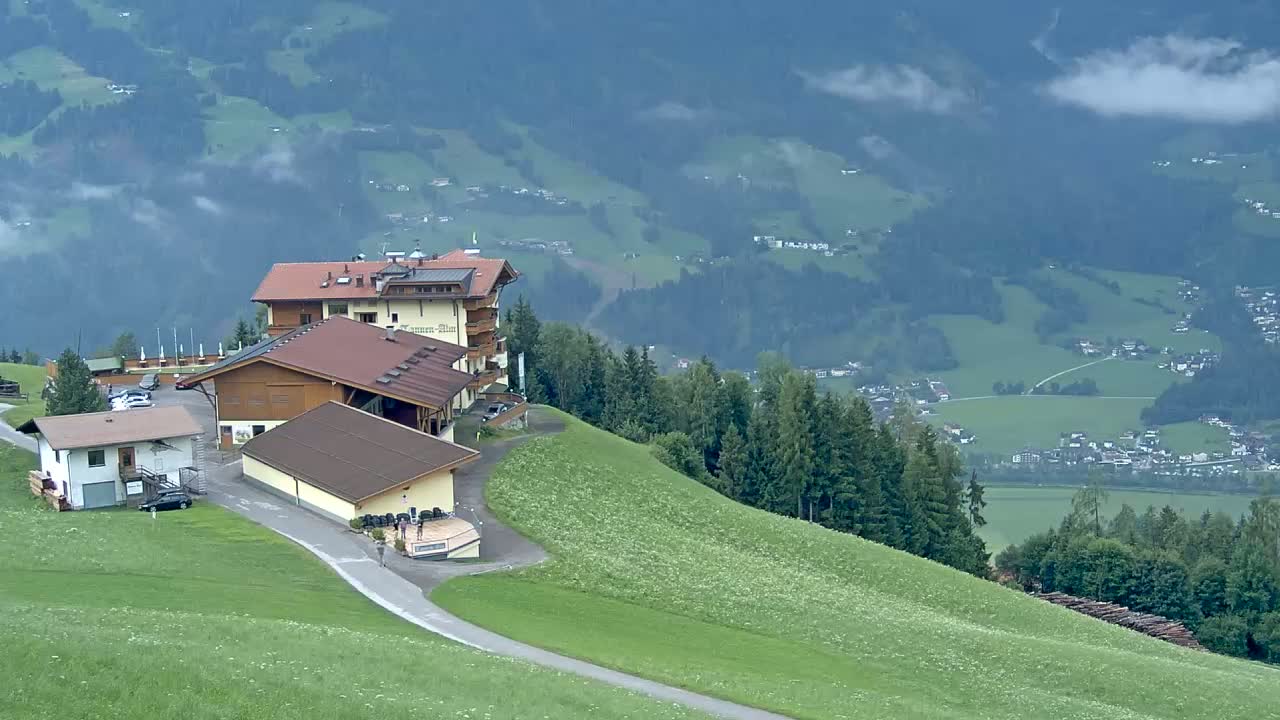 Zillertal Valley from Stummerberg View Live Cam - Stummerberg, Politischer Bezirk Schwaz, Tyrol, Austria