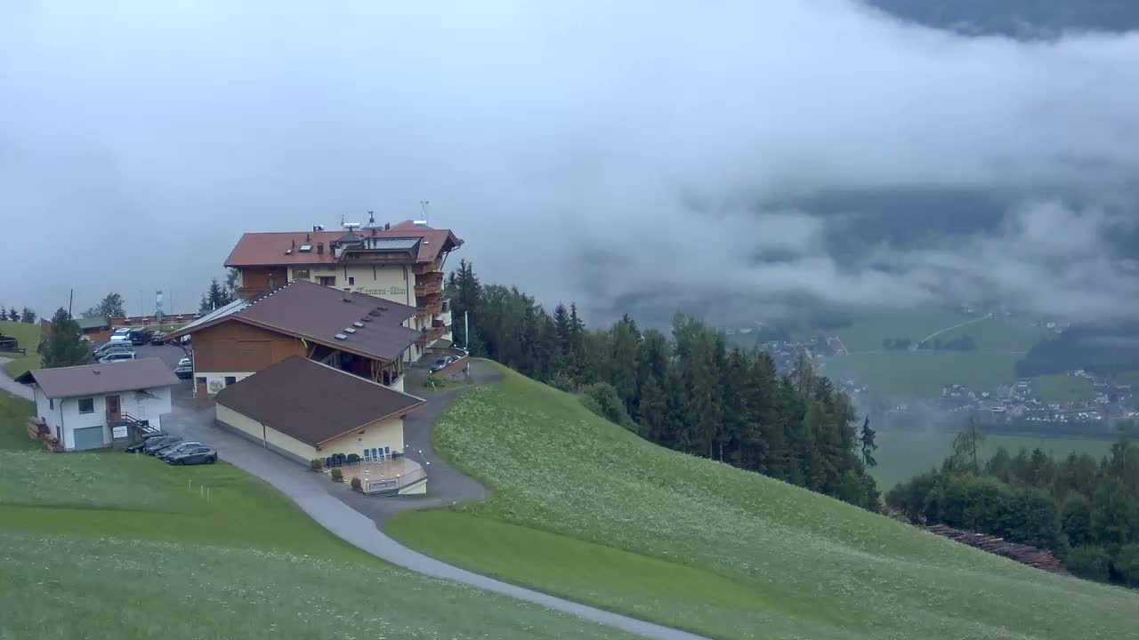 Zillertal Valley from Stummerberg View Live Cam - Stummerberg, Politischer Bezirk Schwaz, Tyrol, Austria