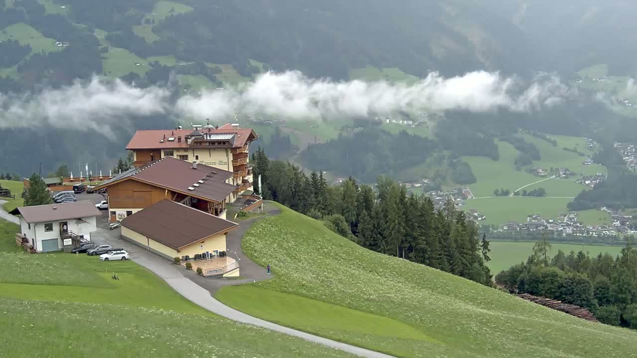 Zillertal Valley from Stummerberg View Live Cam - Stummerberg, Politischer Bezirk Schwaz, Tyrol, Austria