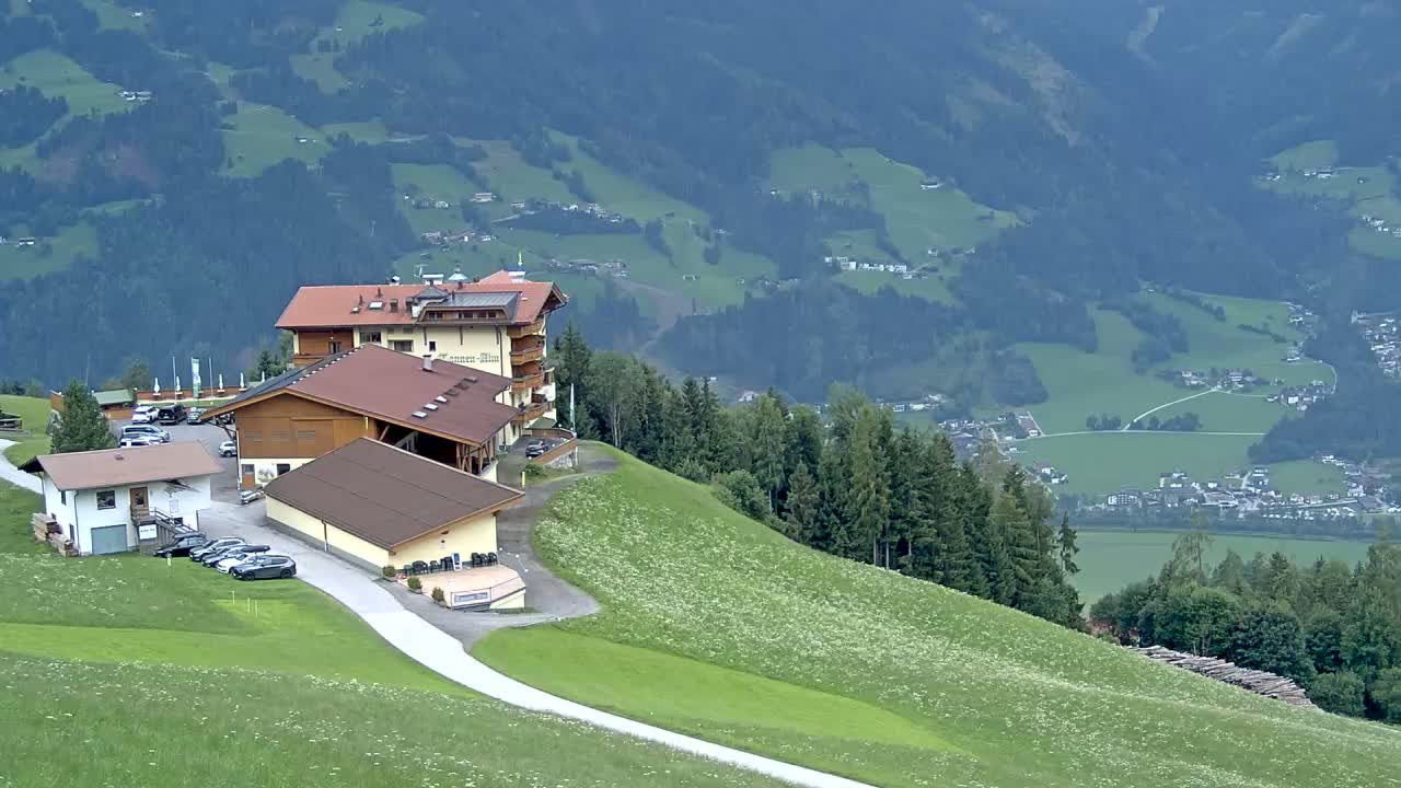 Zillertal Valley from Stummerberg View Live Cam - Stummerberg, Politischer Bezirk Schwaz, Tyrol, Austria