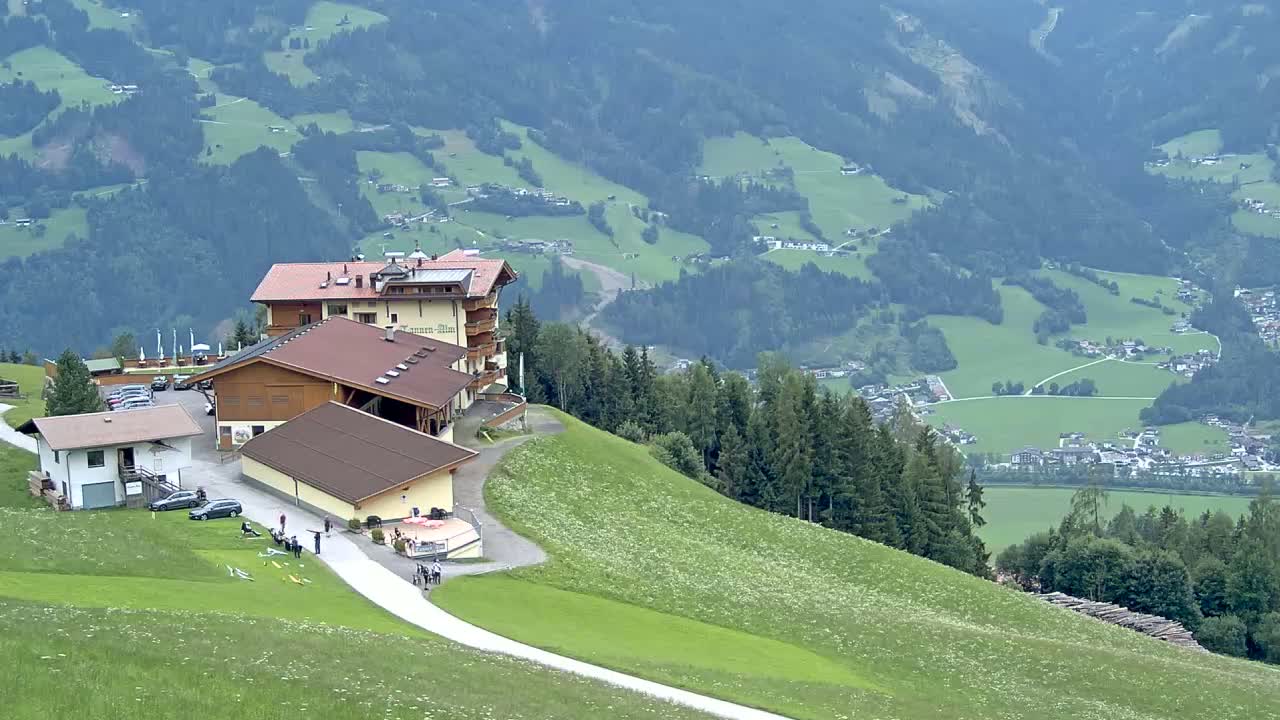 Zillertal Valley from Stummerberg View Live Cam - Stummerberg, Politischer Bezirk Schwaz, Tyrol, Austria