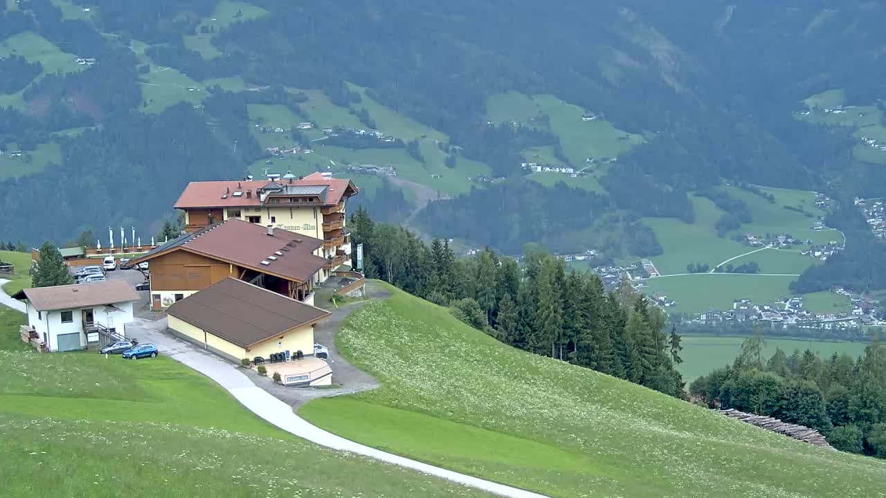 Zillertal Valley from Stummerberg View Live Cam - Stummerberg, Politischer Bezirk Schwaz, Tyrol, Austria