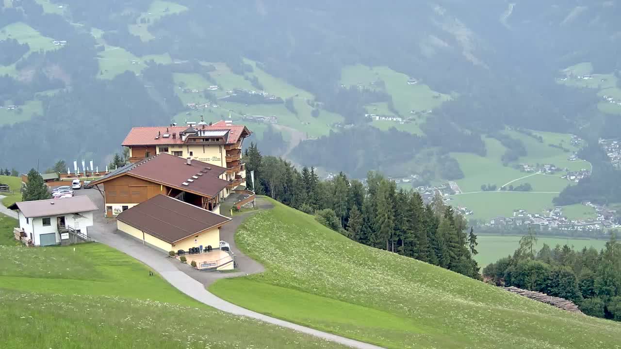 Zillertal Valley from Stummerberg View Live Cam - Stummerberg, Politischer Bezirk Schwaz, Tyrol, Austria