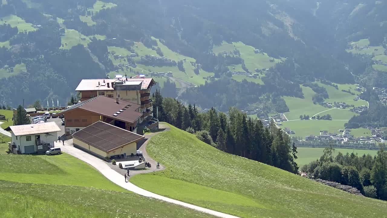 Zillertal Valley from Stummerberg View Live Cam - Stummerberg, Politischer Bezirk Schwaz, Tyrol, Austria