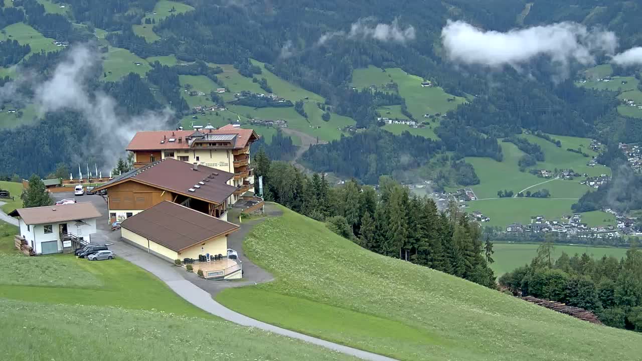 Zillertal Valley from Stummerberg View Live Cam - Stummerberg, Politischer Bezirk Schwaz, Tyrol, Austria