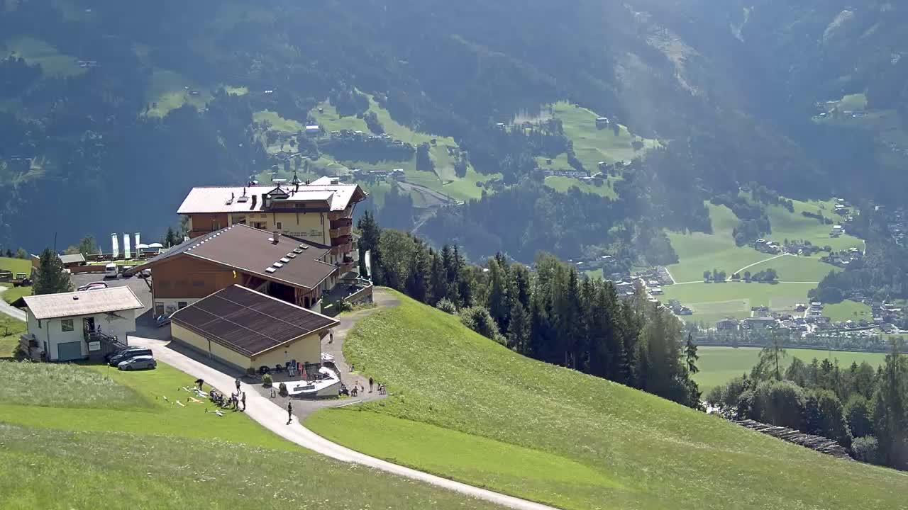 Zillertal Valley from Stummerberg View Live Cam - Stummerberg, Politischer Bezirk Schwaz, Tyrol, Austria
